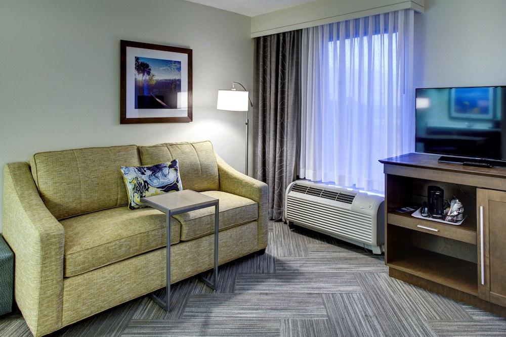 Hampton Inn & Suites At Lake Mary Colonial Townpark Exterior photo